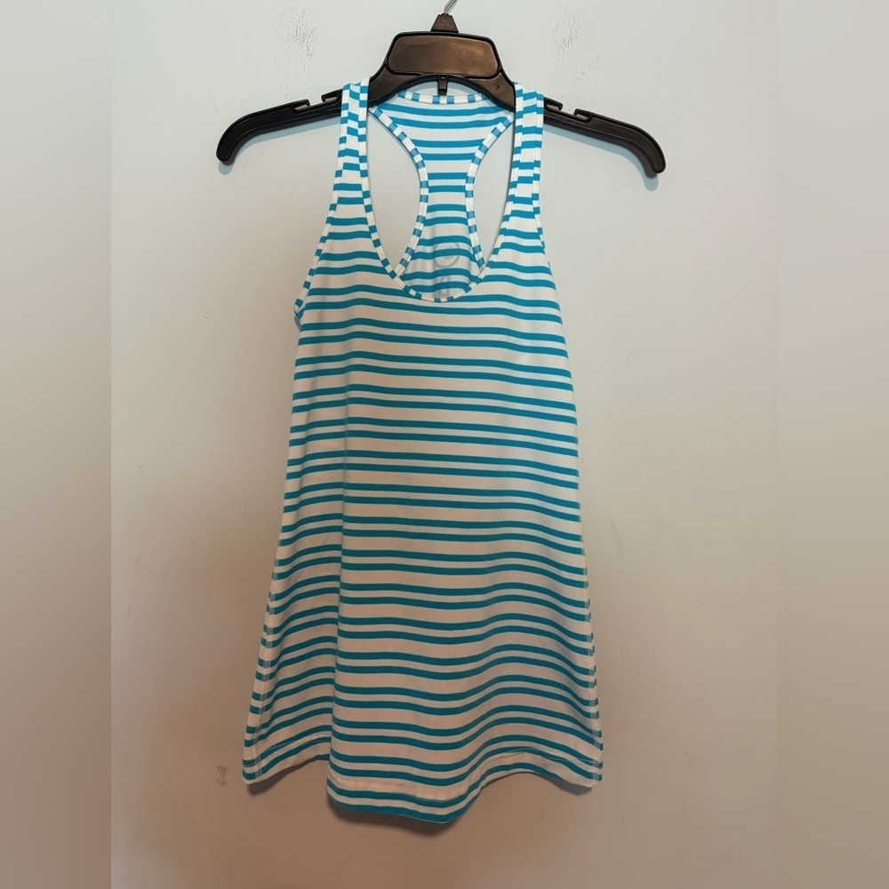 Lululemon Womens White Blue Striped Sleeveless Tank Top BRANDED IN THE BACK
